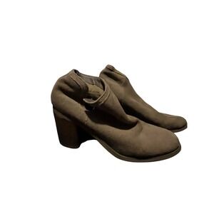Women's Suede Light brown ankle boots size 8, 3 1/2 inch heels